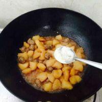 红烧土豆丸子的做法步骤9