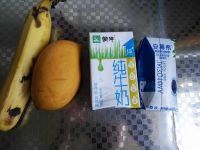 香蕉芒果奶昔的做法步骤1
